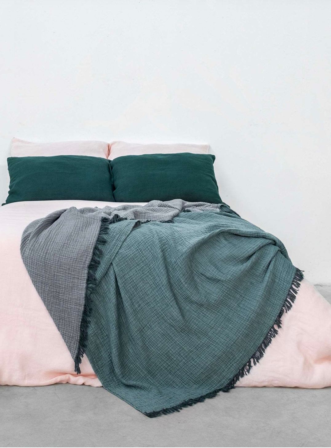 cotton bed cover; summer blanket; cotton blanket ; cotton bed spreadbed cover ; cotton bed cover ; cotton blanket ; cotton bed spread ; natural blanket ;summer blanket; lightweight blanket ; breathable blanket ; anti-sweat blanket ; sustainable living