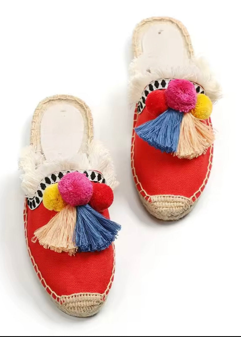 sandals; beach style ; resort style ; holiday style ; boho style ; espadrills ; boho espadrills; casula slippers ; fancy slippers ; comfortable slippers