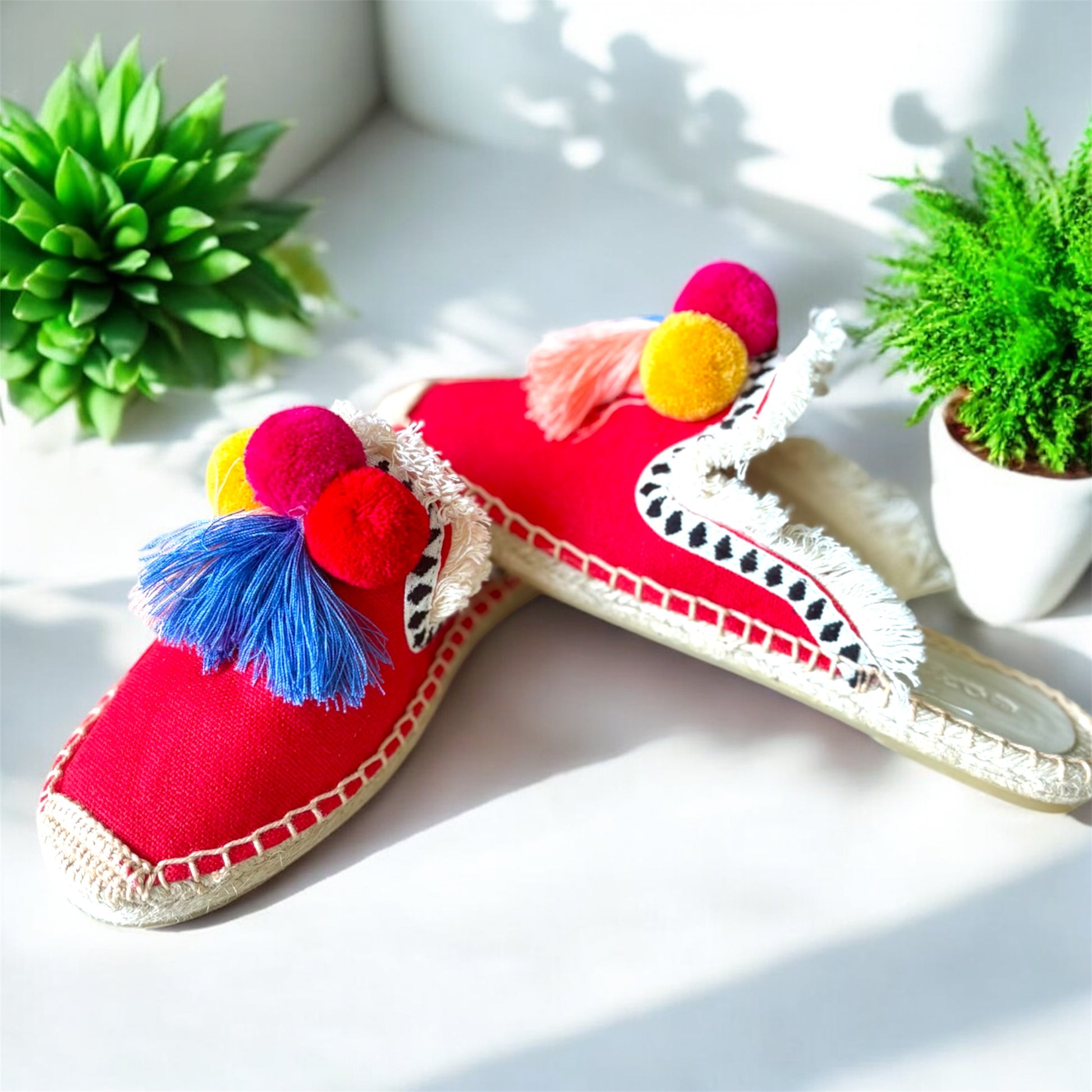 sandals; beach style ; resort style ; holiday style ; boho style ; espadrills ; boho espadrills; casula slippers ; fancy slippers ; comfortable slippers